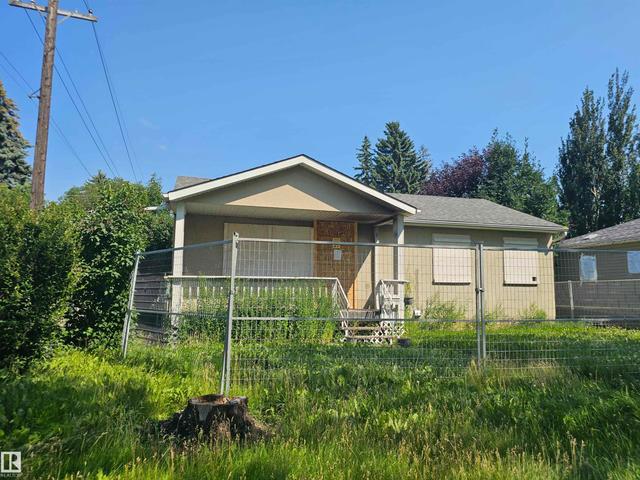 9115 76 ST NW  Edmonton, AB T6C 2K4