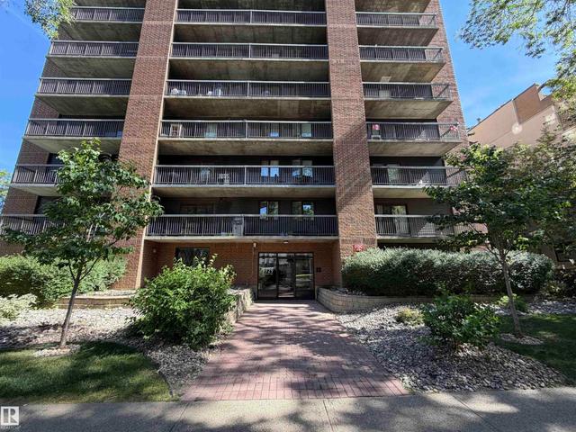 #202 9929 113 ST NW  Edmonton, AB T5K 2N9