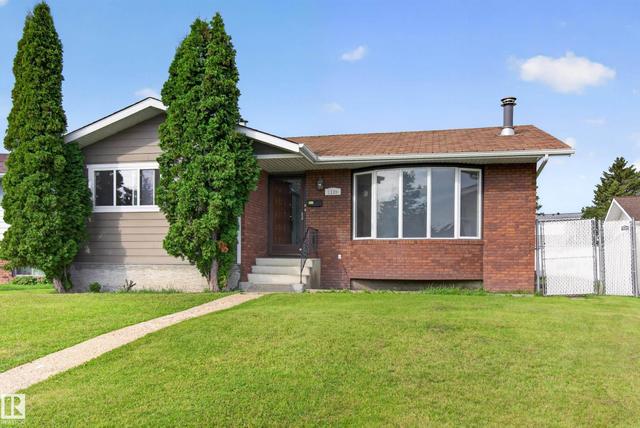 1139 LAKEWOOD Road NW  Edmonton, AB T6K 3A9