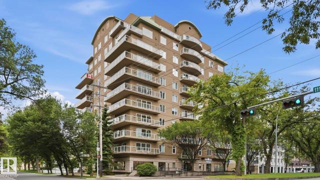 #901 11111 82 AV NW  Edmonton, AB T6G 0T3