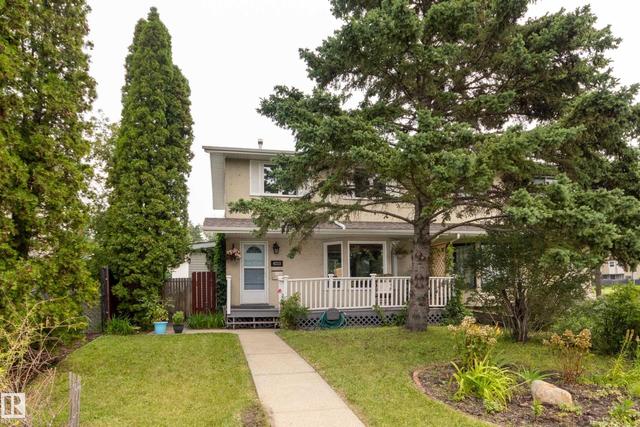 4233 85 Street NW  Edmonton, AB T6K 1B3