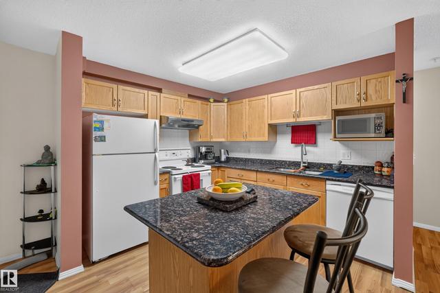 #105 10421 42 AV NW  Edmonton, AB T6A 7C8