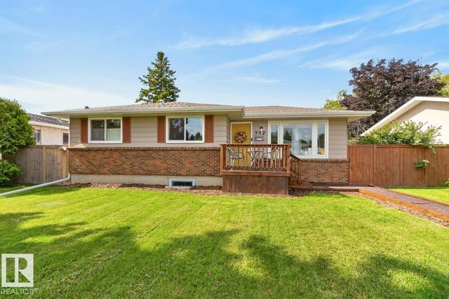 392 LEE RIDGE Road NW  Edmonton, AB T6K 0N7