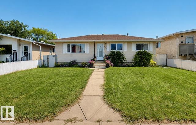 10661 152 Street NW  Edmonton, AB T5P 1Z1