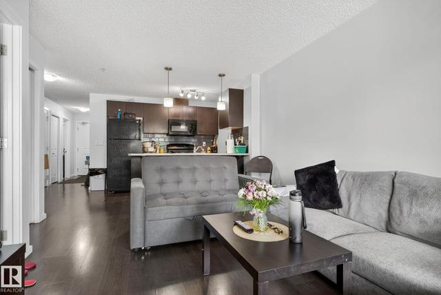 3353 16A Avenue NW  Edmonton, AB T6T 0V4