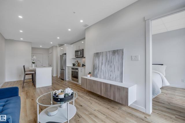 #410 11503 76 AV NW  Edmonton, AB T6G 0K6