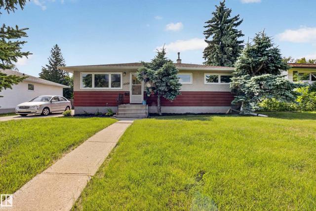 16009 93A Avenue NW  Edmonton, AB T5R 5J7