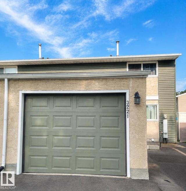 3221 132A Avenue NW  Edmonton, AB T5A 3K4