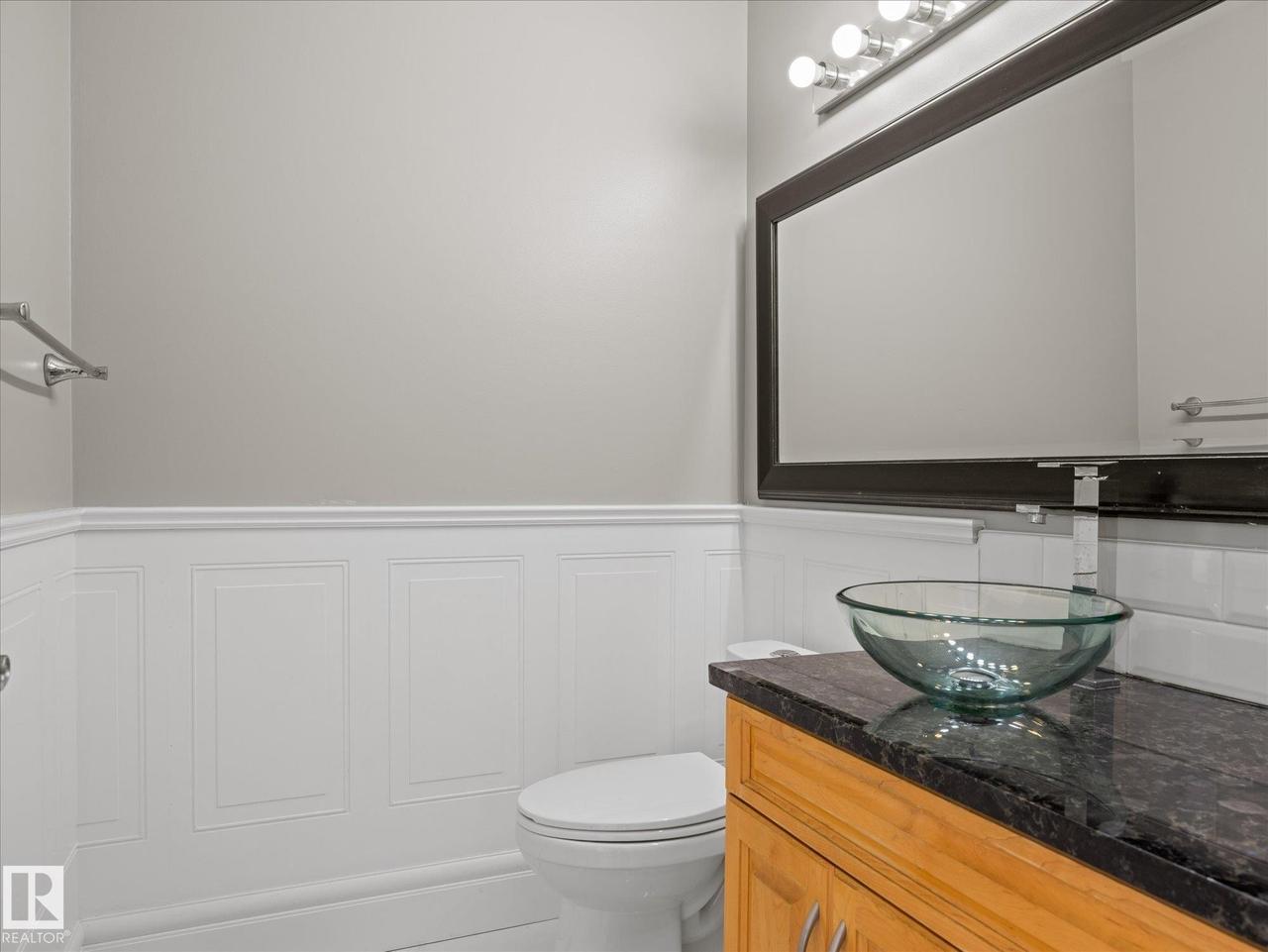 4704 160 Avenue Nw, Edmonton, AB - Indoor Photo Showing Bathroom