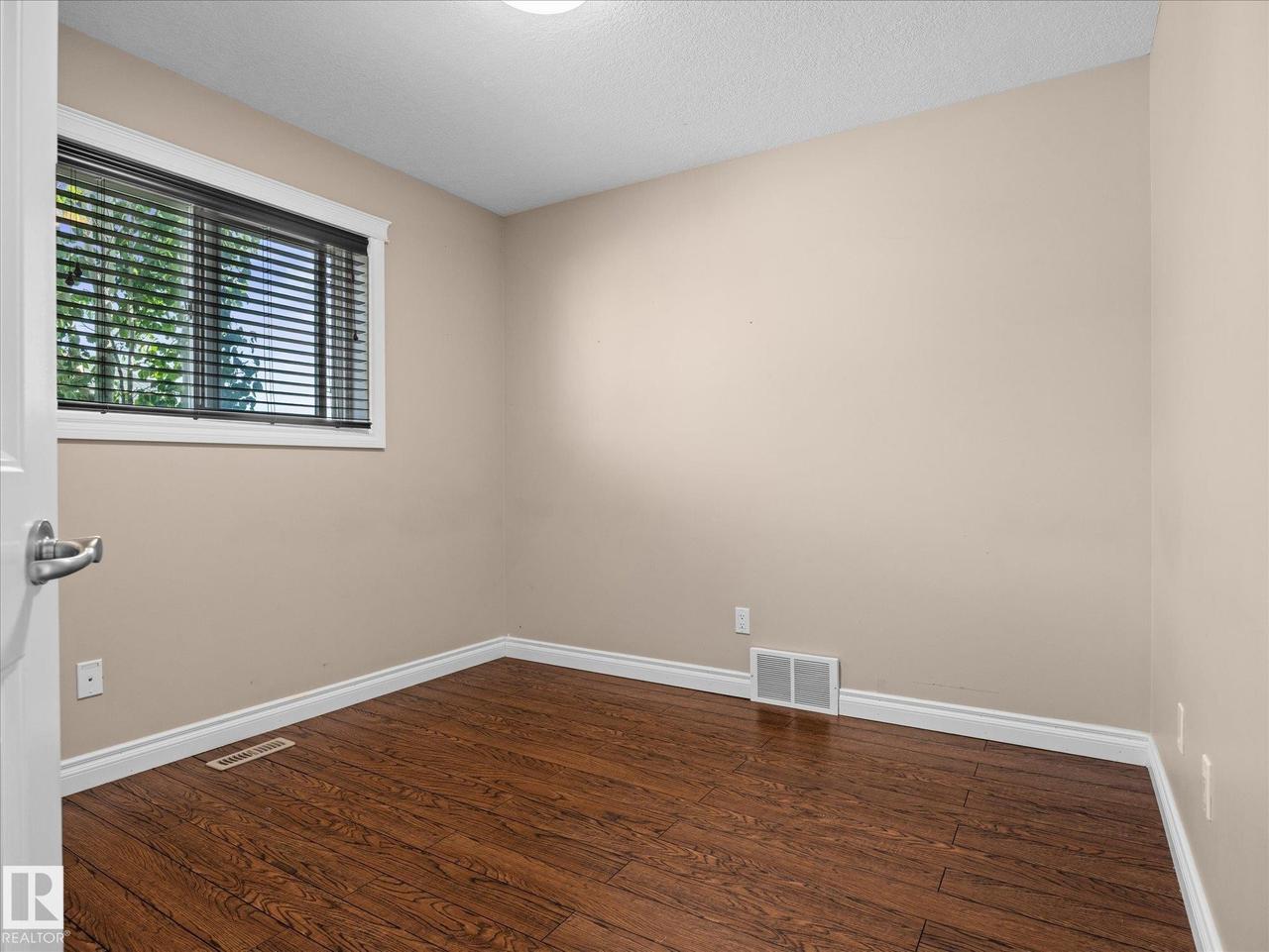 4704 160 Avenue Nw, Edmonton, AB - Indoor Photo Showing Other Room