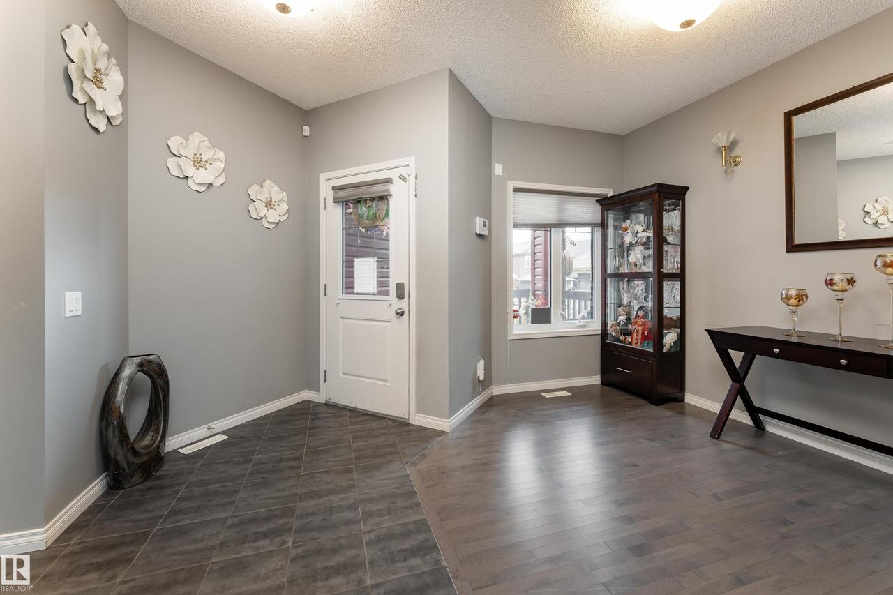 2055 Redtail Common Nw, Edmonton, AB - Indoor Photo Showing Other Room