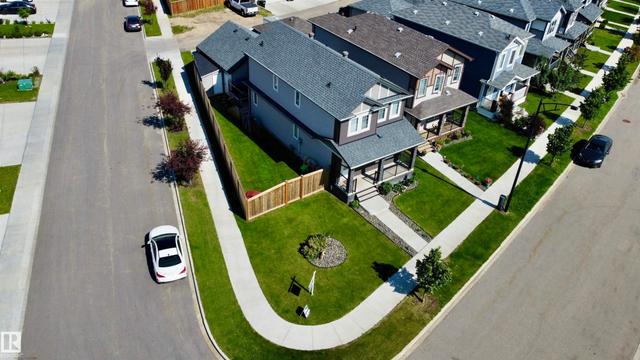17359 49 Street NW  Edmonton, AB T5Y 3W1