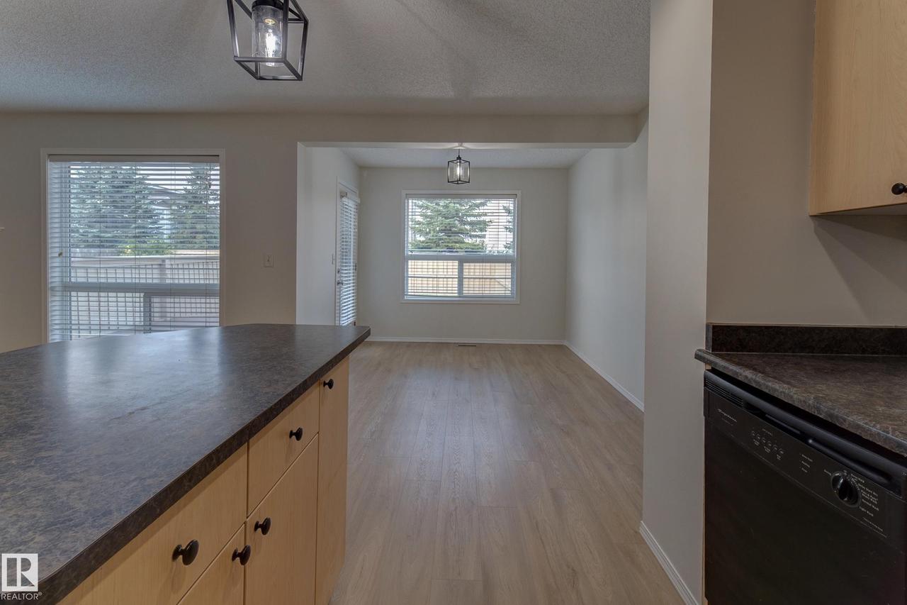 9145 Scott Crescent Nw, Edmonton, AB - Indoor Photo Showing Kitchen