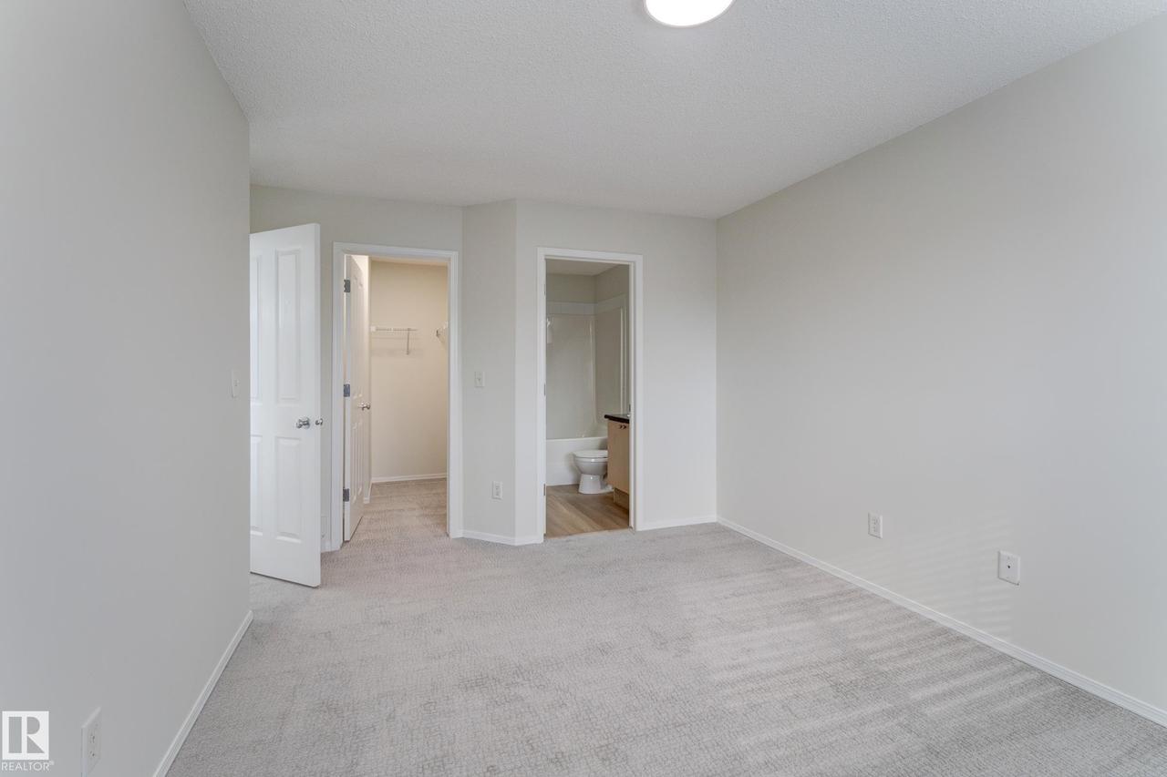 9145 Scott Crescent Nw, Edmonton, AB - Indoor Photo Showing Other Room