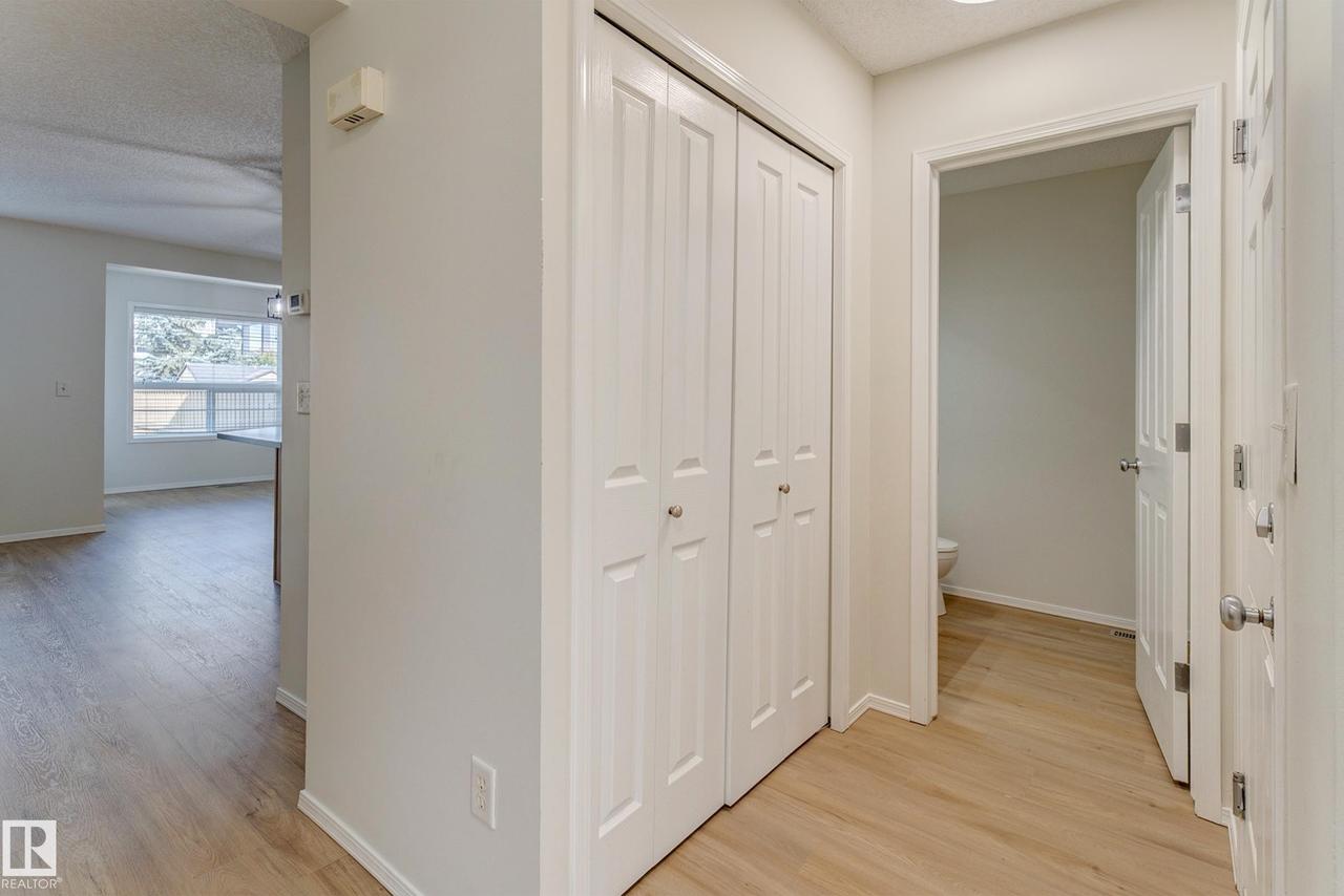 9145 Scott Crescent Nw, Edmonton, AB - Indoor Photo Showing Other Room