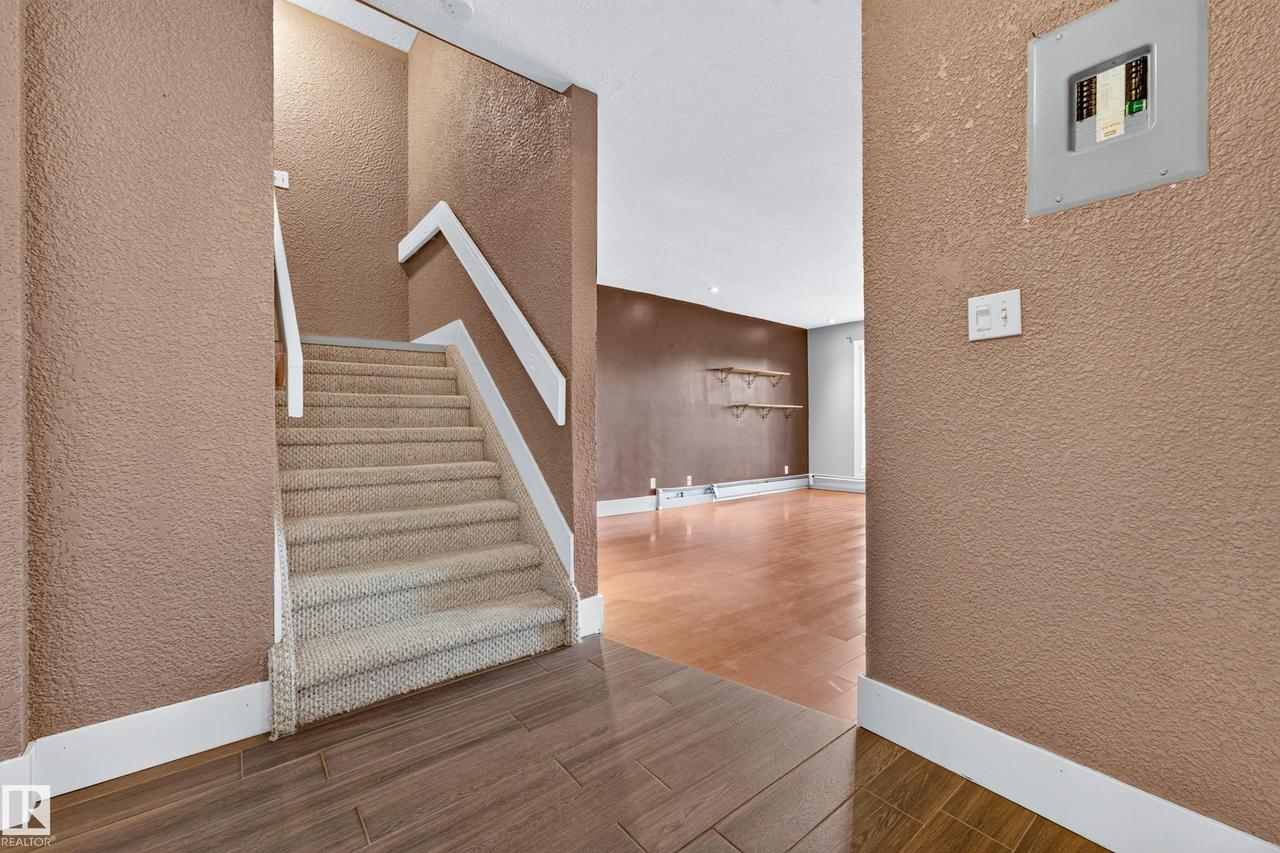#7 13450 Fort Rd Nw, Edmonton, AB - Indoor Photo Showing Other Room