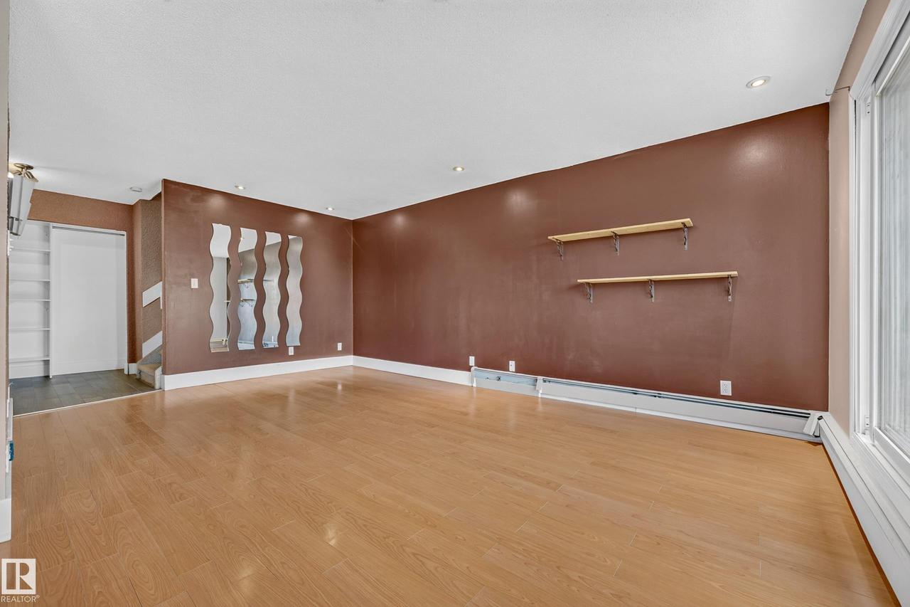 #7 13450 Fort Rd Nw, Edmonton, AB - Indoor Photo Showing Other Room