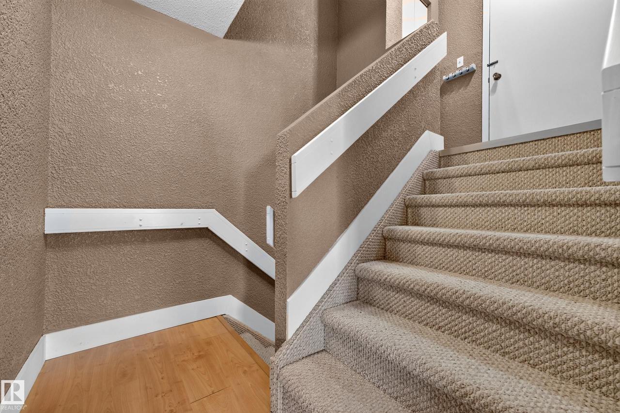 #7 13450 Fort Rd Nw, Edmonton, AB - Indoor Photo Showing Other Room