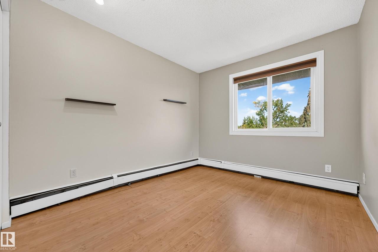 #7 13450 Fort Rd Nw, Edmonton, AB - Indoor Photo Showing Other Room
