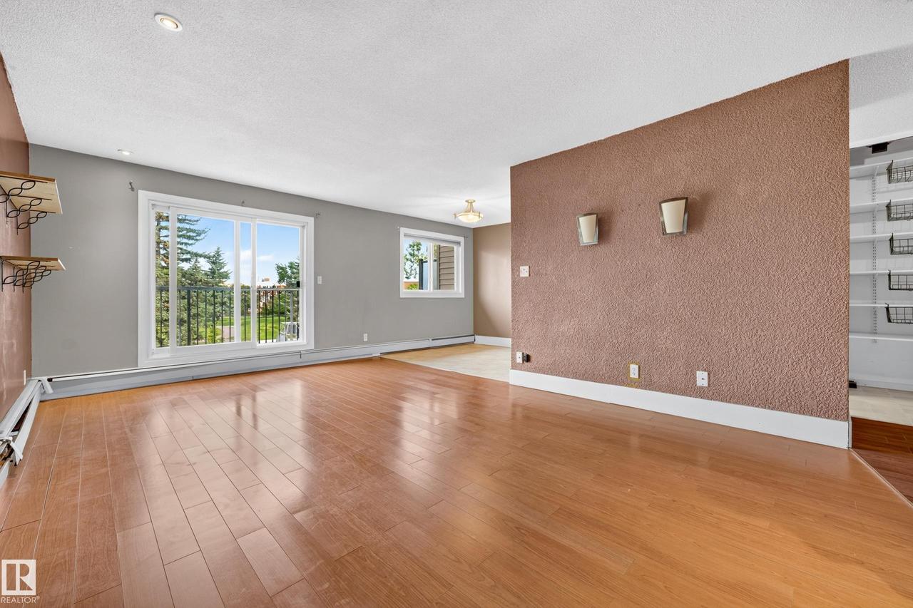 #7 13450 Fort Rd Nw, Edmonton, AB - Indoor Photo Showing Other Room