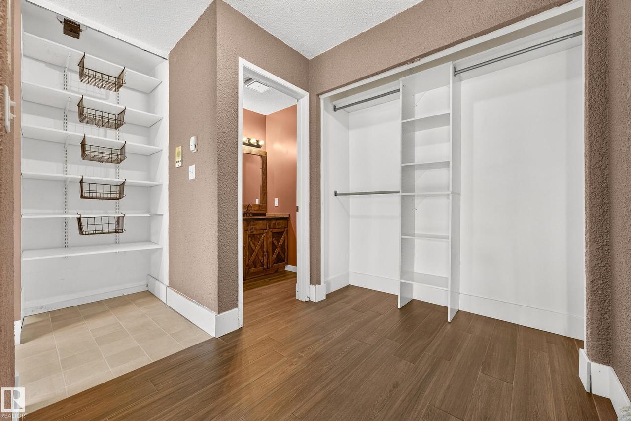 #7 13450 Fort Rd Nw, Edmonton, AB - Indoor Photo Showing Other Room