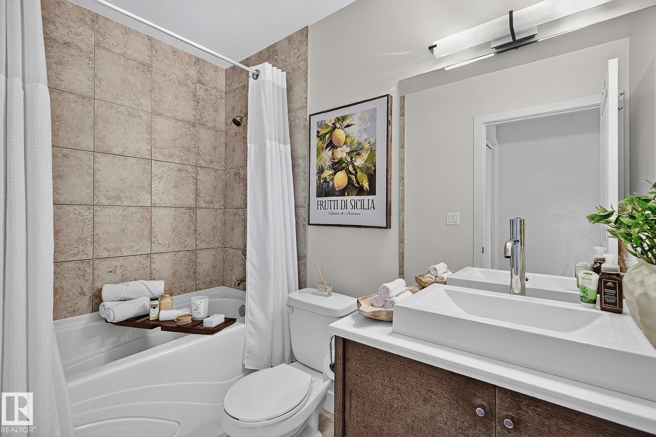 #1102 10319 111 St Nw, Edmonton, AB - Indoor Photo Showing Bathroom