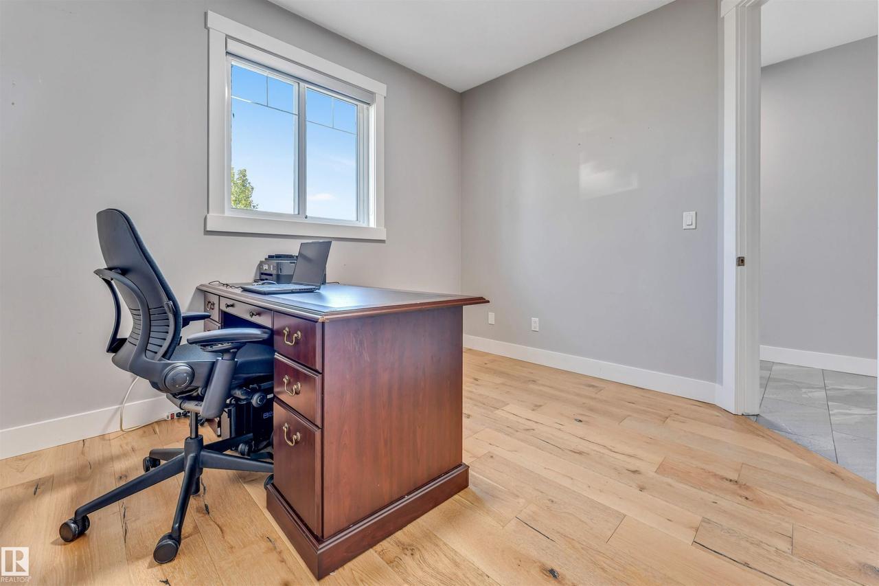 704 172 St Sw, Edmonton, AB - Indoor Photo Showing Office