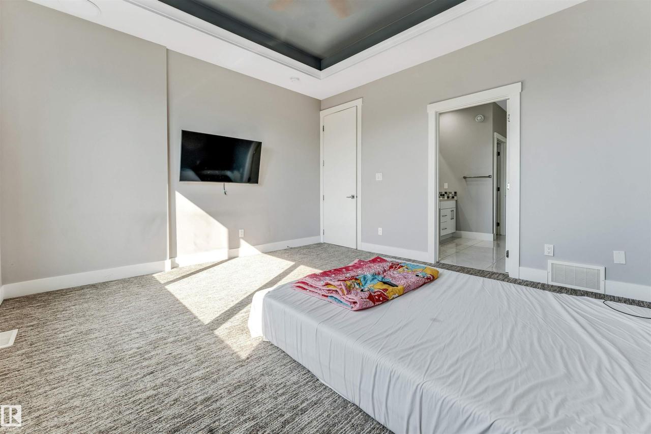 704 172 St Sw, Edmonton, AB - Indoor