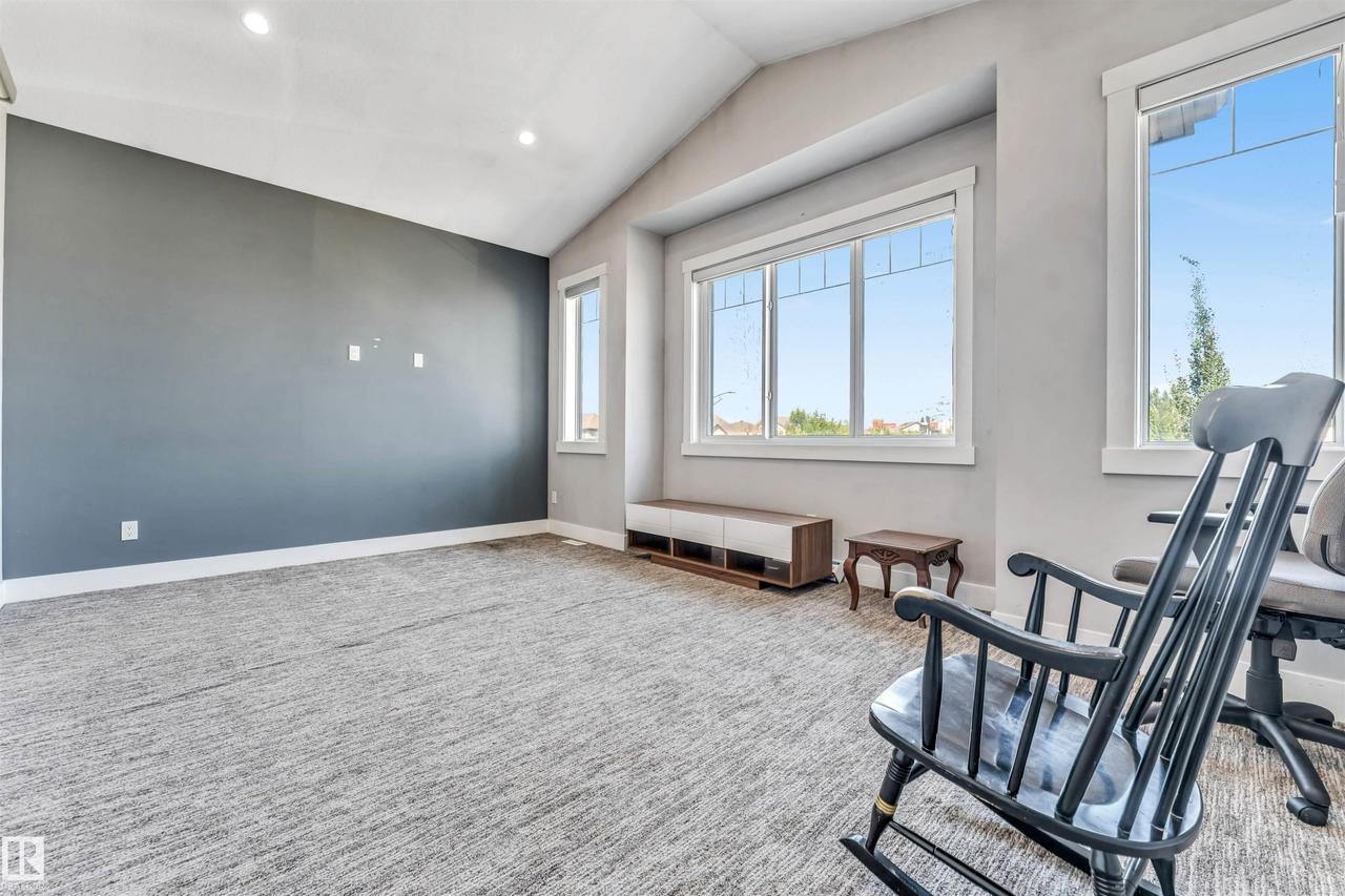 704 172 St Sw, Edmonton, AB - Indoor Photo Showing Other Room