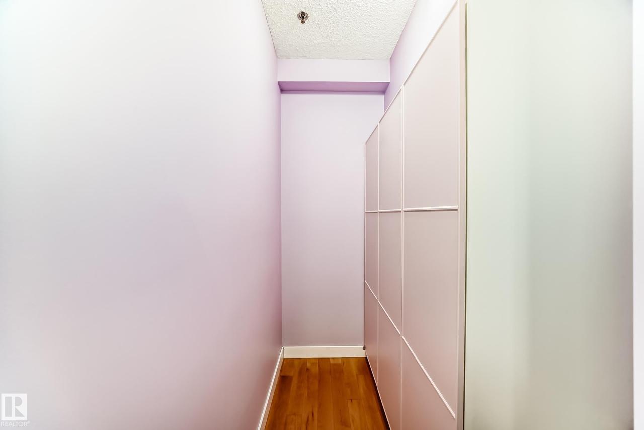 #211 9750 94 St Nw, Edmonton, AB - Indoor