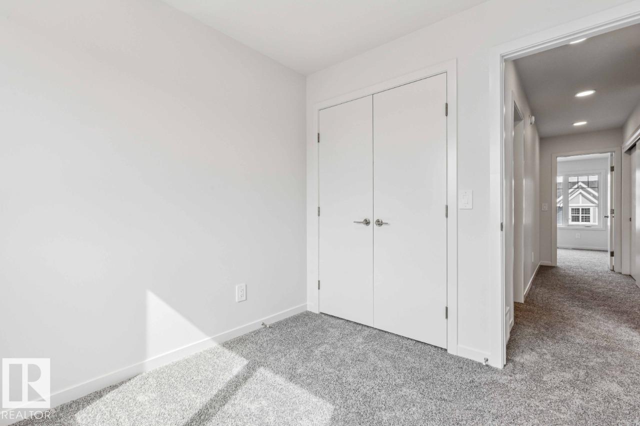 8024 228 Street Nw, Edmonton, AB - Indoor Photo Showing Other Room