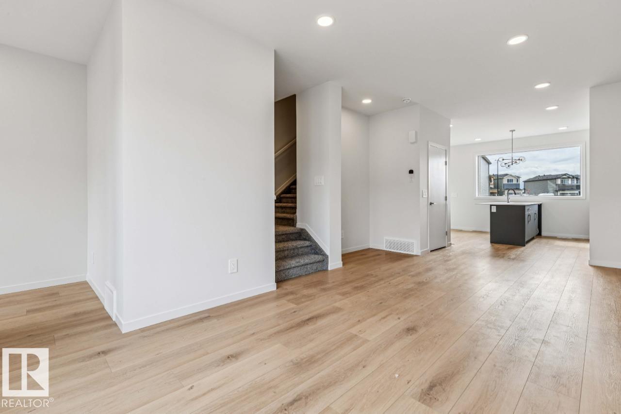 8024 228 Street Nw, Edmonton, AB - Indoor
