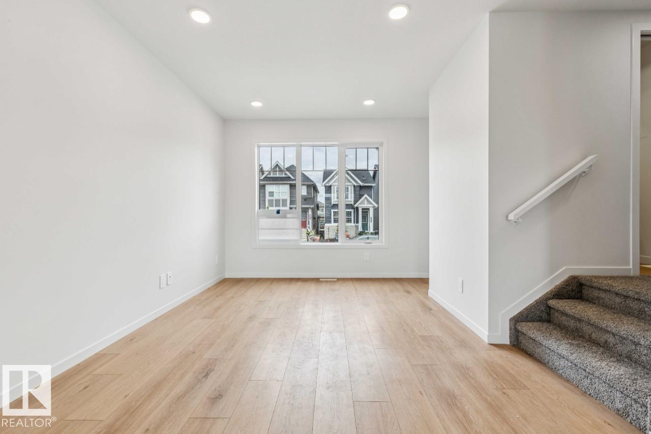 8024 228 Street Nw, Edmonton, AB - Indoor