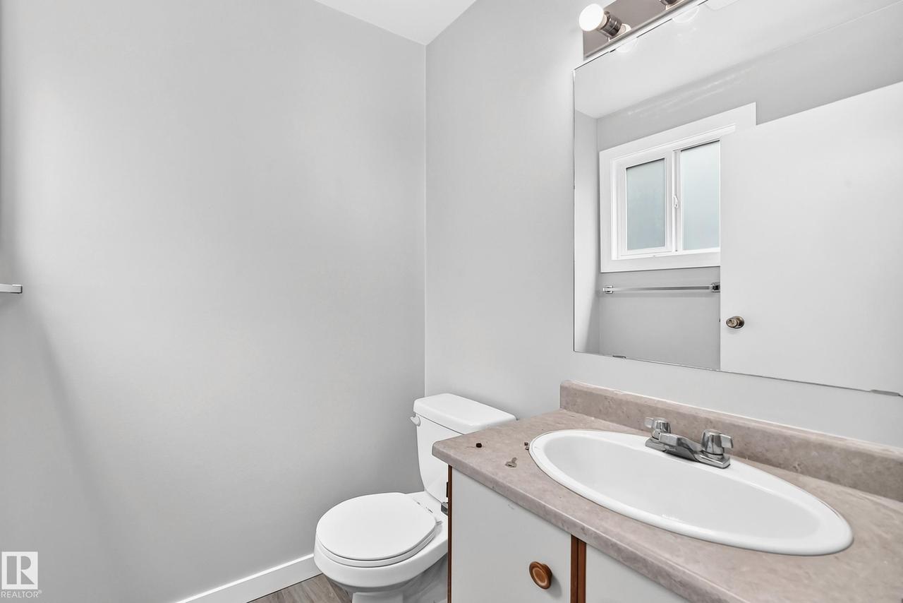 #6 1820 56 St Nw, Edmonton, AB - Indoor Photo Showing Bathroom