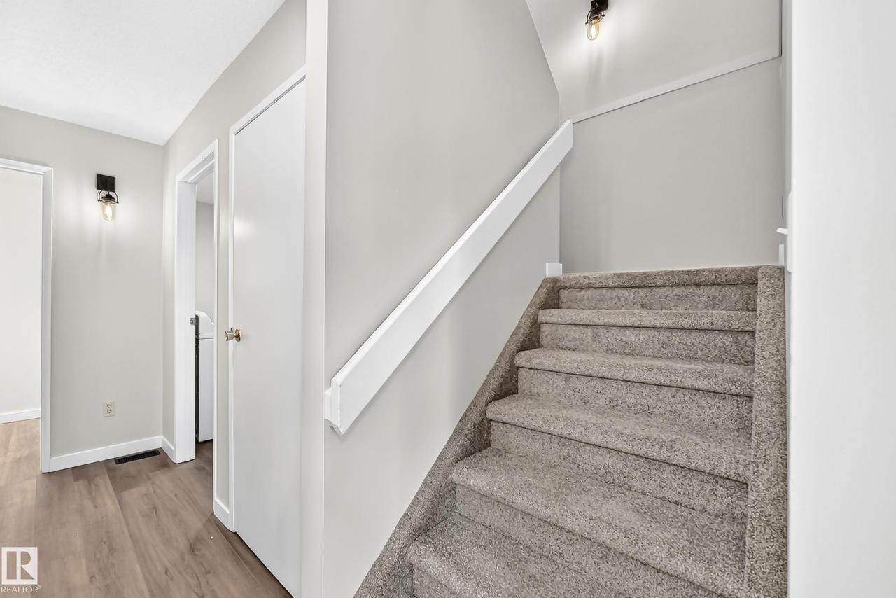 #6 1820 56 St Nw, Edmonton, AB - Indoor Photo Showing Other Room
