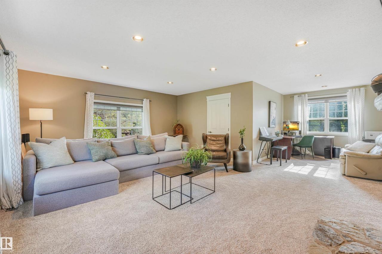 110 Weaver Drive Nw, Edmonton, AB 