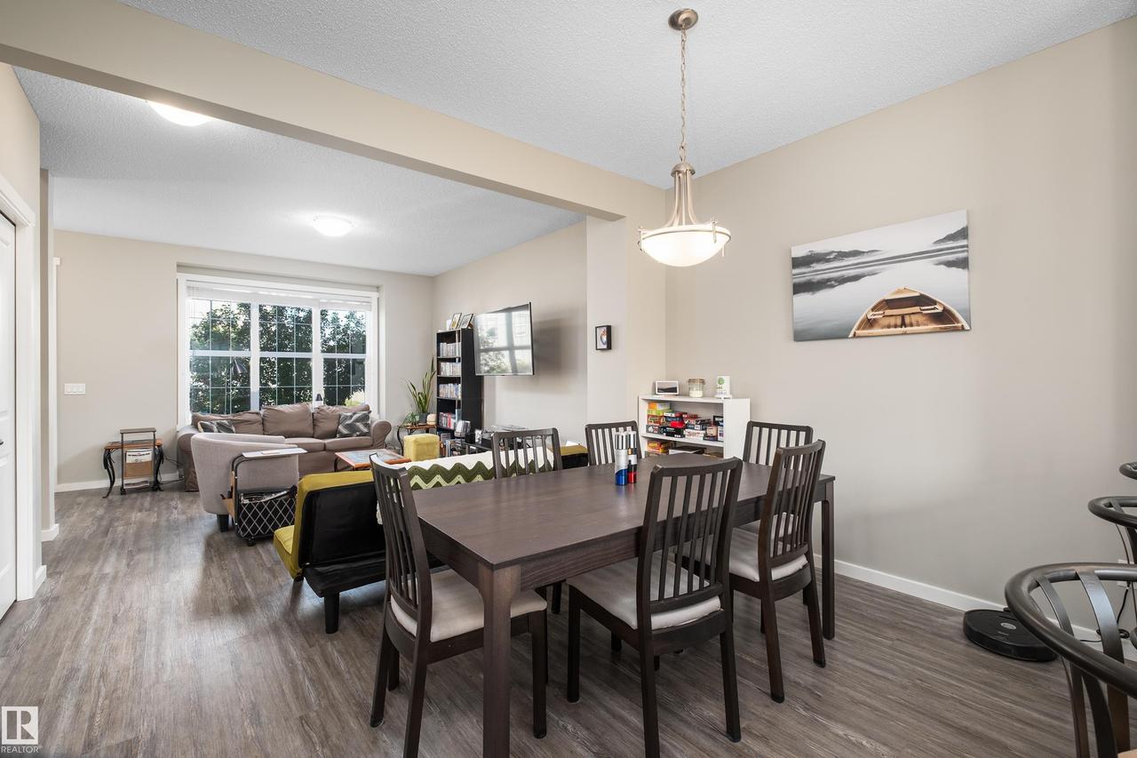 2627 Maple Way Nw, Edmonton, AB - Indoor Photo Showing Dining Room