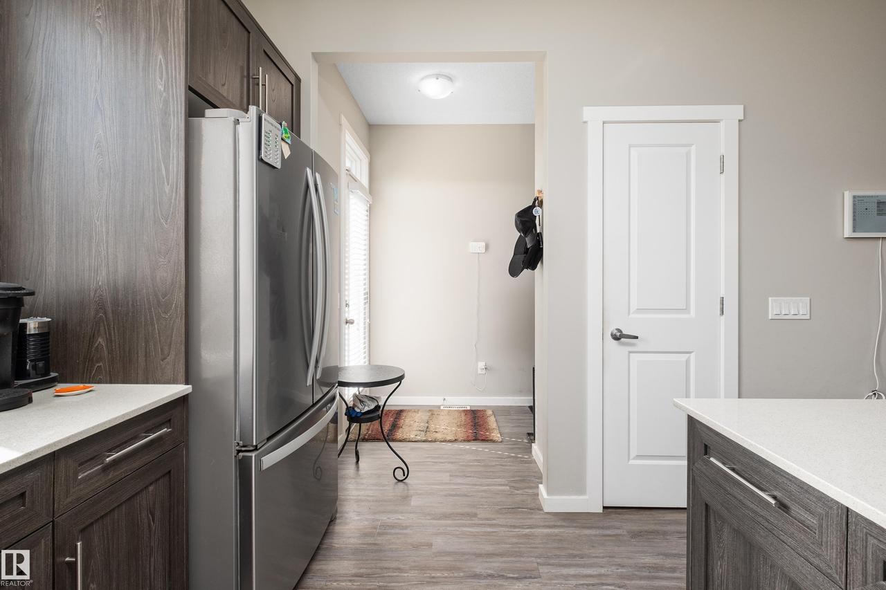 2627 Maple Way Nw, Edmonton, AB - Indoor