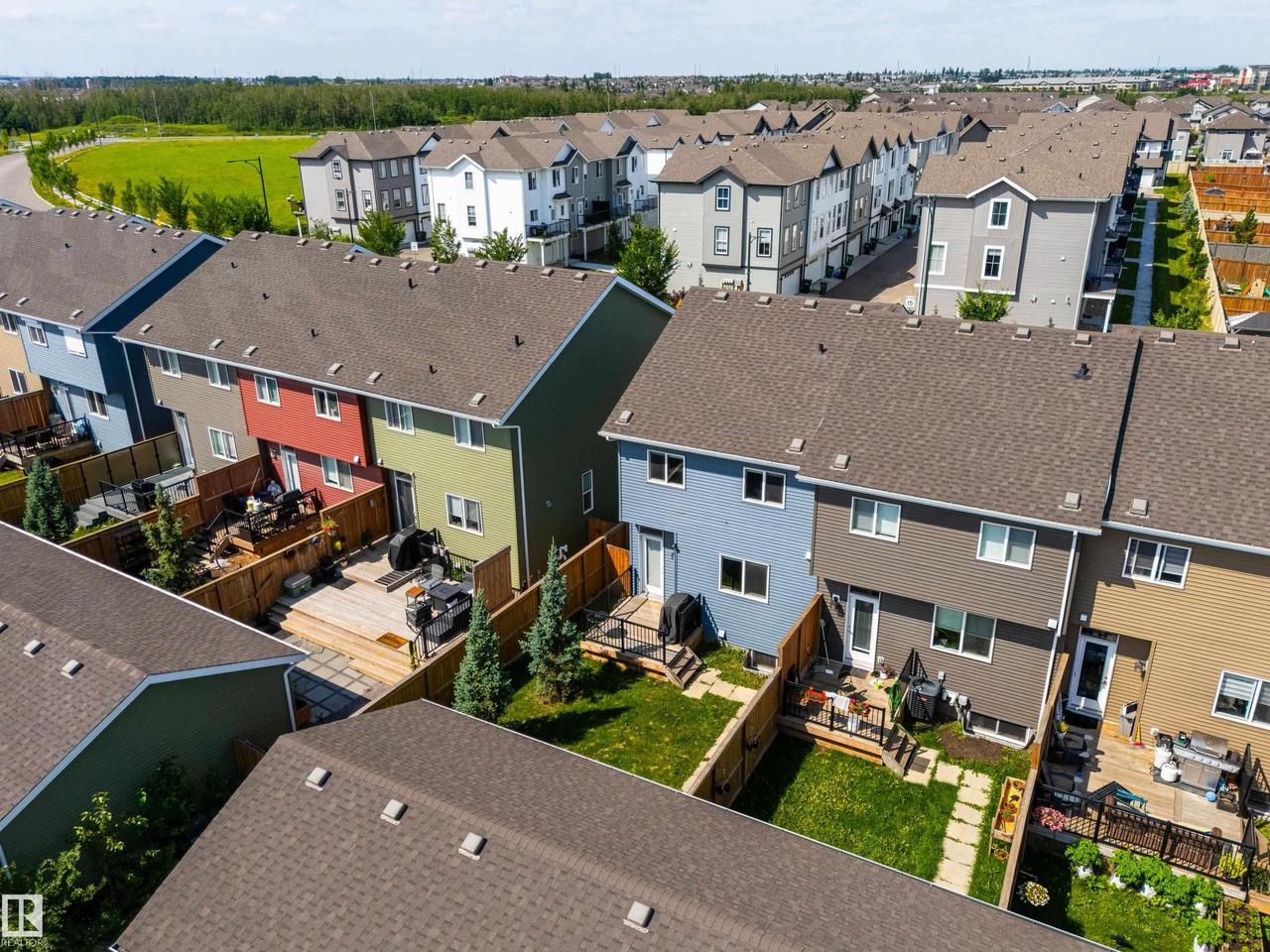 2627 Maple Way Nw, Edmonton, AB - Outdoor