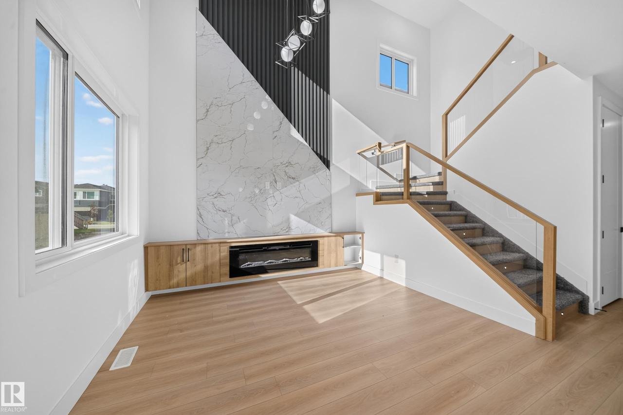 8512 Mayday Run Sw, Edmonton, AB - Indoor Photo Showing Other Room