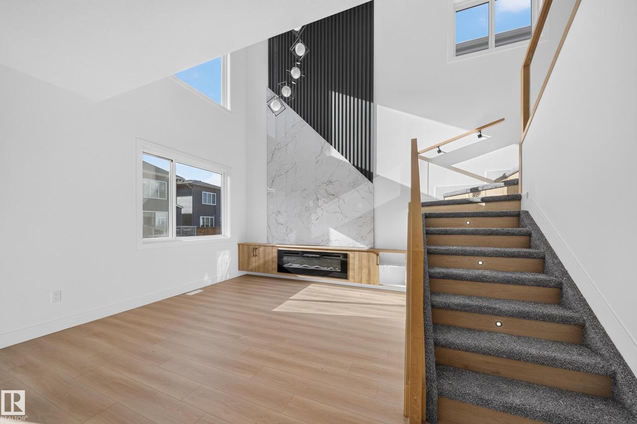 8512 Mayday Run Sw, Edmonton, AB - Indoor Photo Showing Other Room