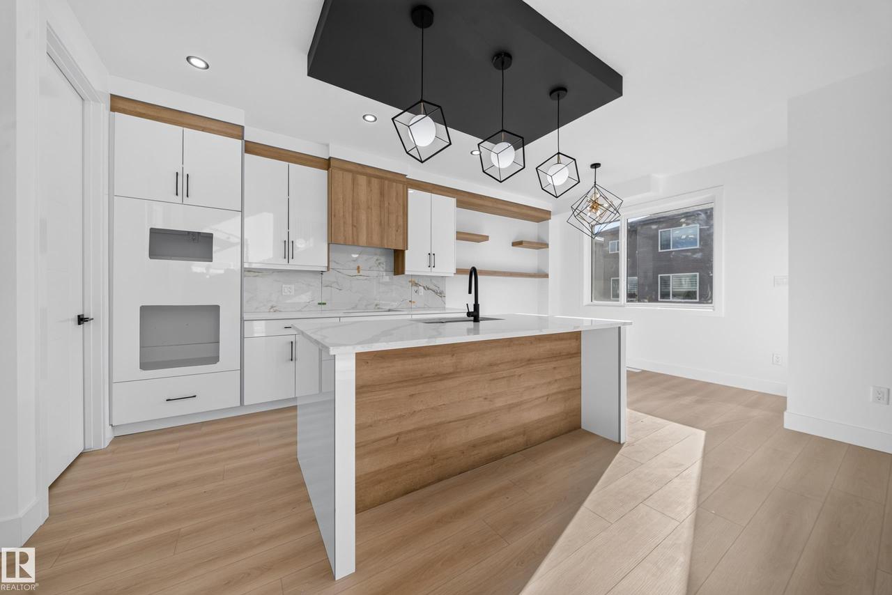 8512 Mayday Run Sw, Edmonton, AB - Indoor Photo Showing Kitchen