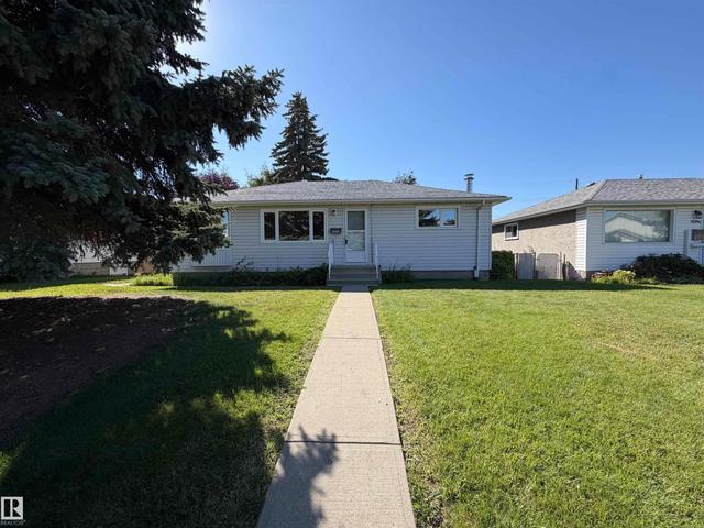 10332 47 Street NW  Edmonton, AB T6A 1Z7
