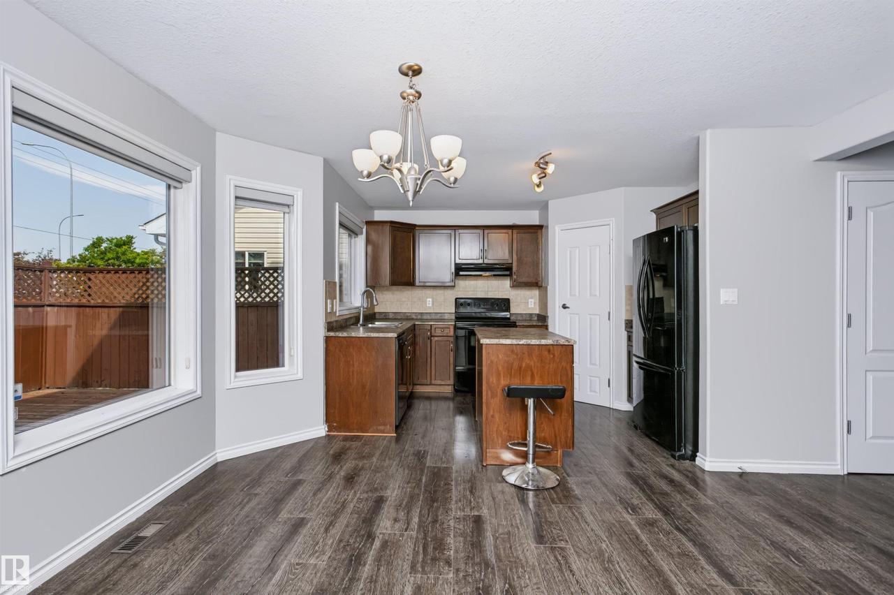 76 Bonin Crescent, Beaumont, AB - Indoor Photo Showing Bathroom
