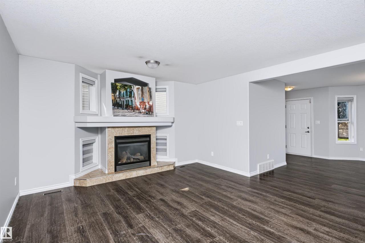 76 Bonin Crescent, Beaumont, AB - Indoor Photo Showing Kitchen