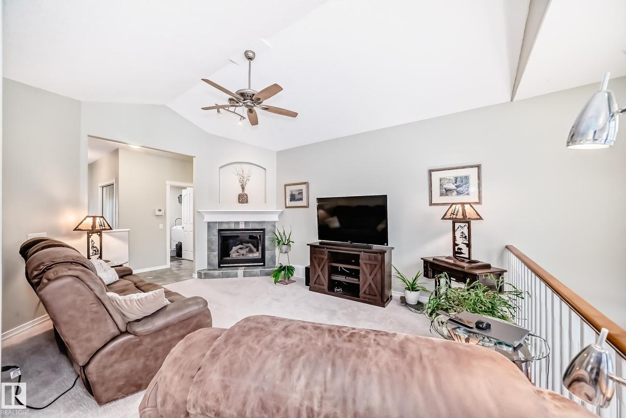 576 Glenwright Crescent Nw, Edmonton, AB - Indoor Photo Showing Living Room With Fireplace