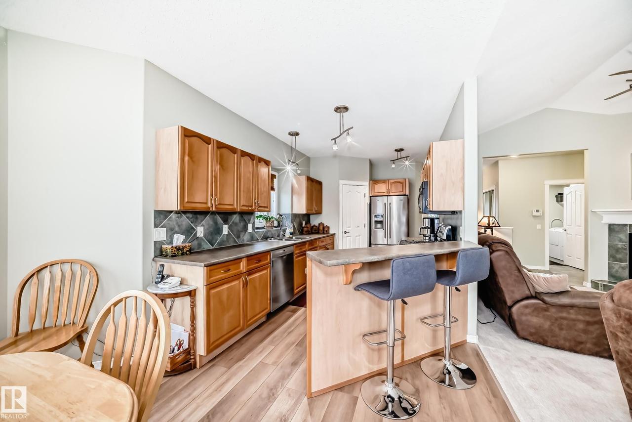 576 Glenwright Crescent Nw, Edmonton, AB - Indoor