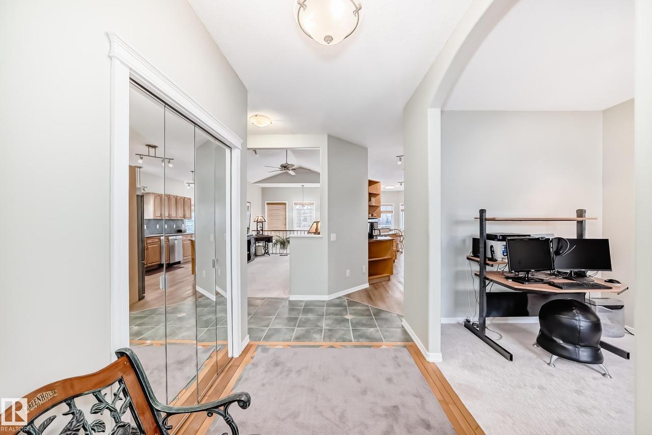 576 Glenwright Crescent Nw, Edmonton, AB - Indoor