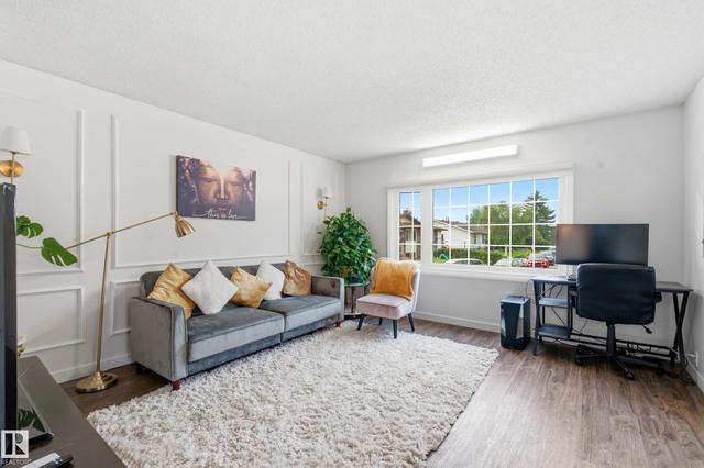 5303 21 Avenue NW  Edmonton, AB T6L 5G5