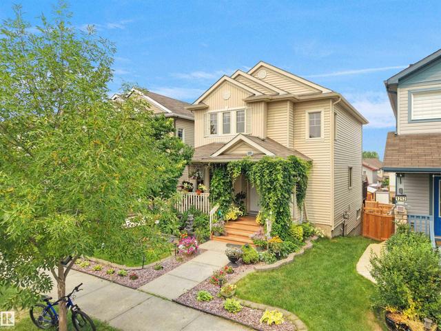 1216 29 Avenue NW  Edmonton, AB T6T 0V8